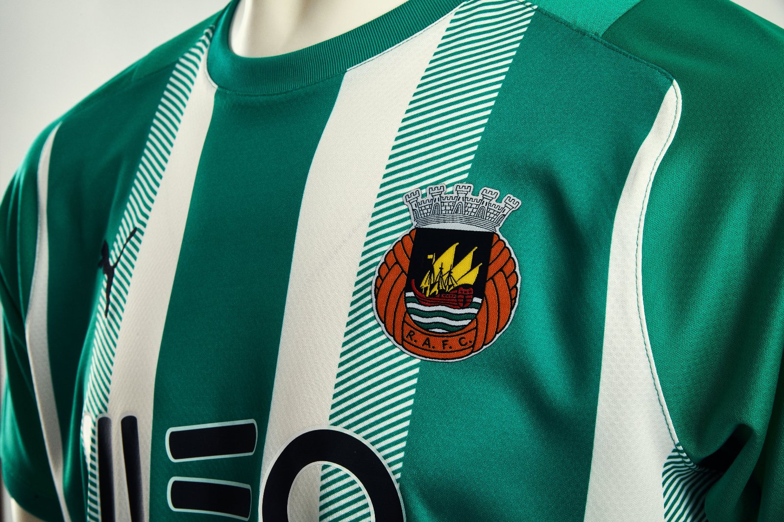 Rio Ave 2021-22 Home Kit