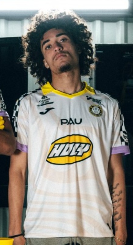 Pau FC 2024-25 Third Kit