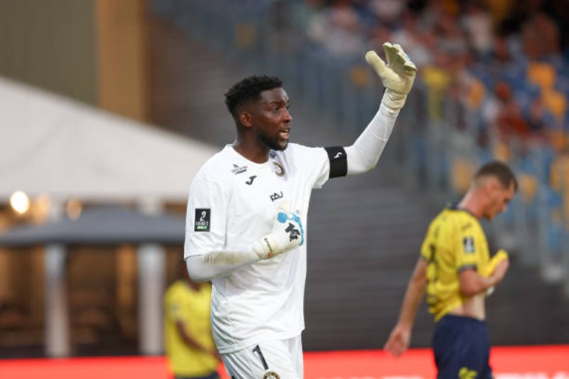 Pau FC 2024-25 GK 2 Kit