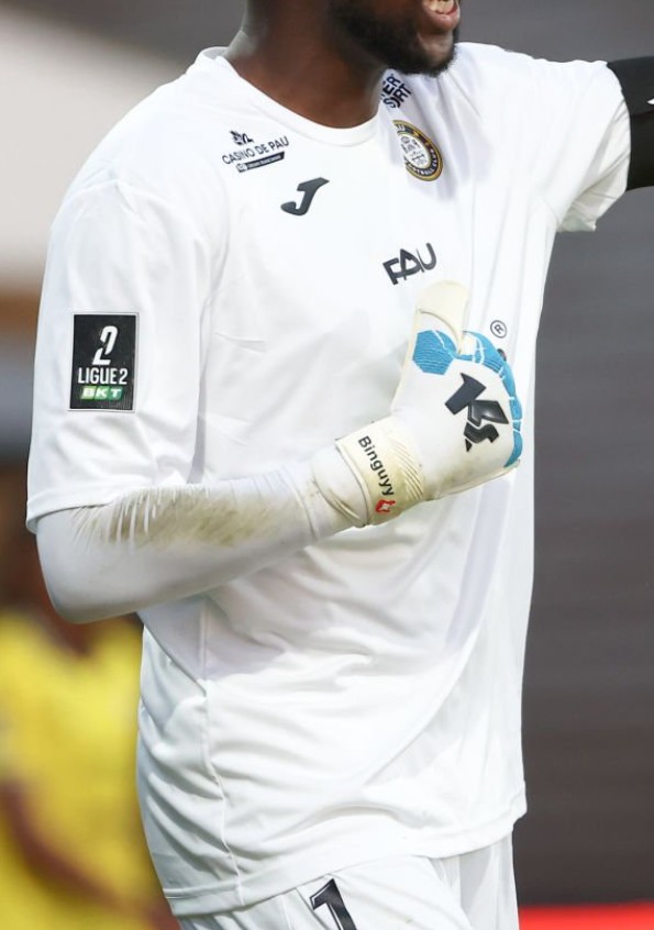 Pau FC 2024-25 GK 2 Kit