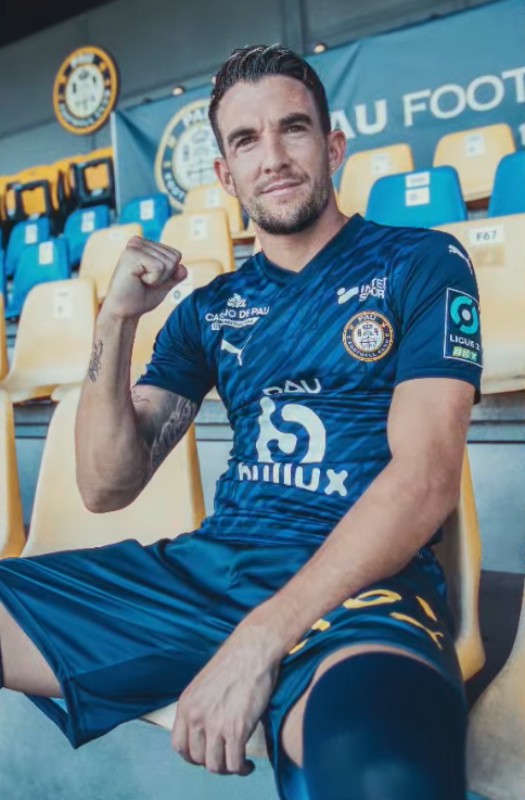 Pau FC 2023-24 Away Kit