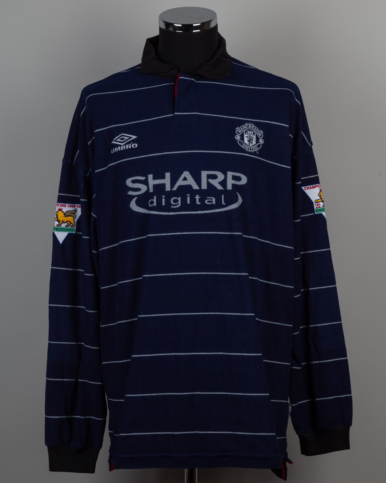 Manchester United 1999-00 Away Kit