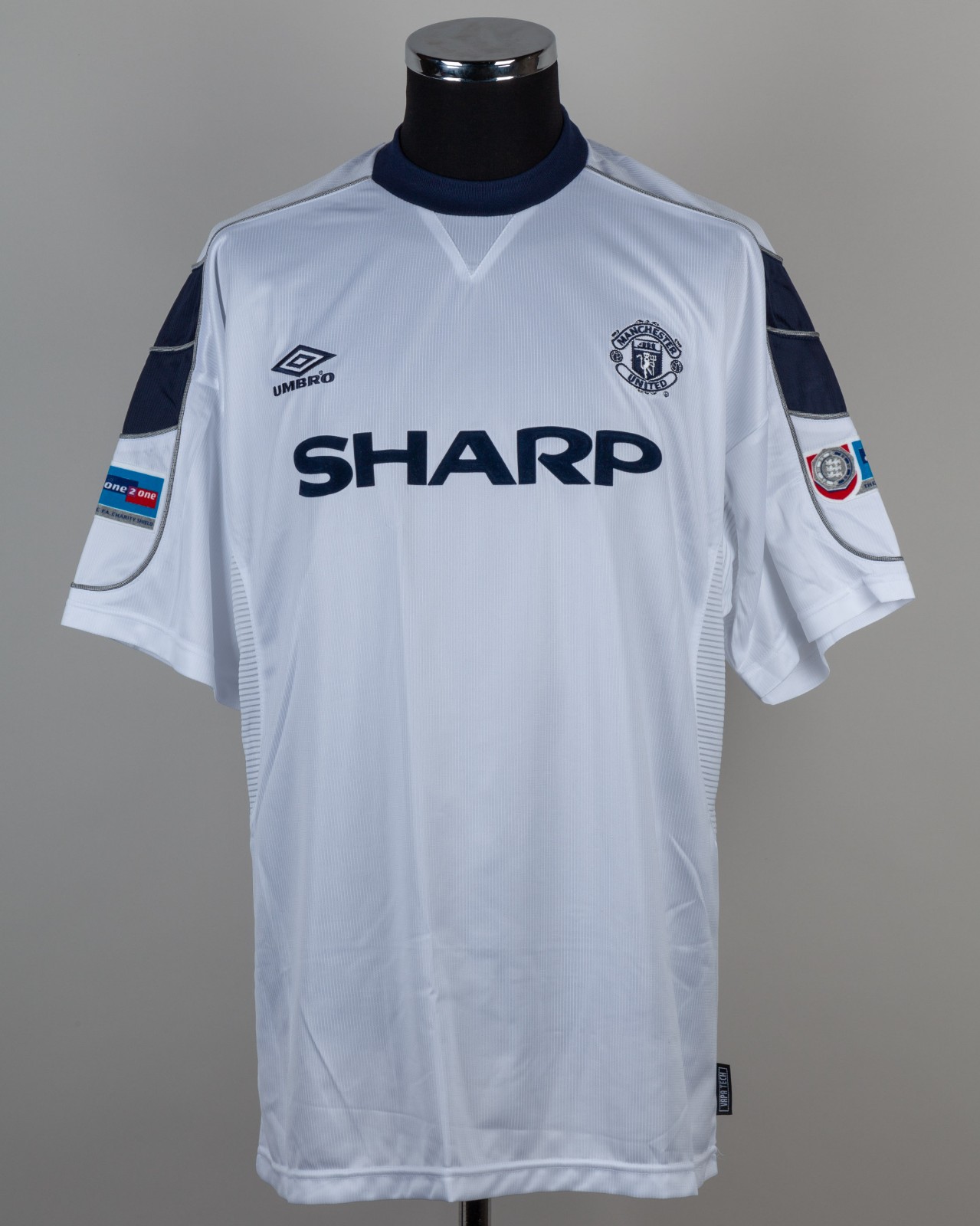 Manchester United 1999-00 Third Kit
