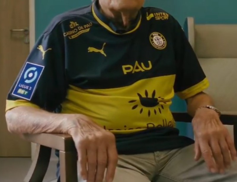 Pau FC 2022-23 Away Kit