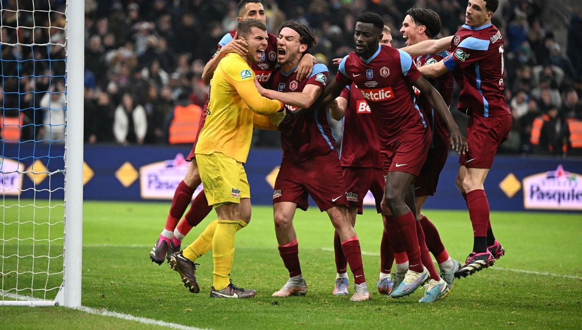 FC Annecy 2022-23 Cup Home Kit