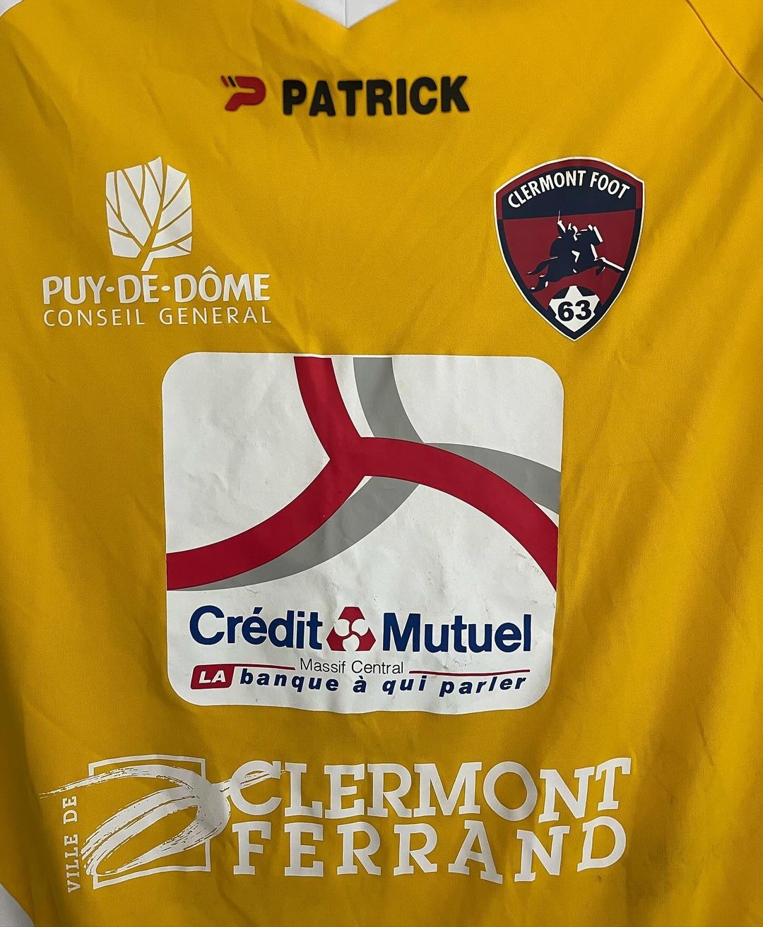 Clermont 2015-16 GK 1 Kit