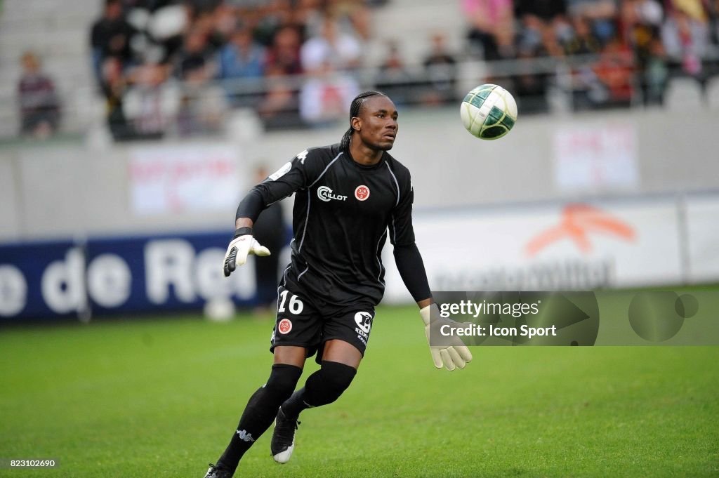 Stade de Reims 2010-11 GK 2 Kit