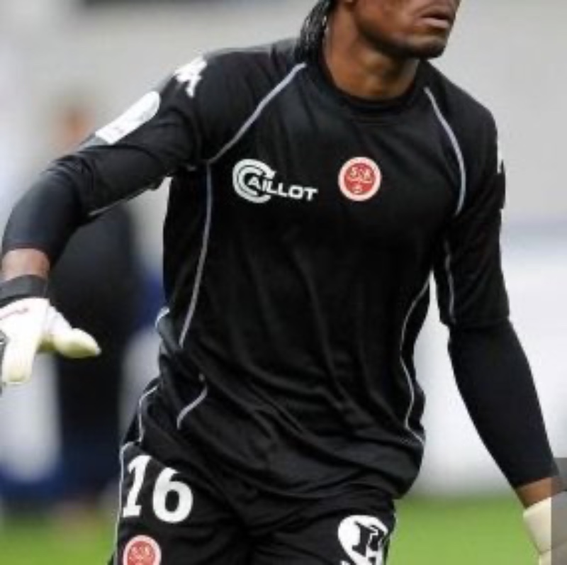 Stade de Reims 2010-11 GK 2 Kit