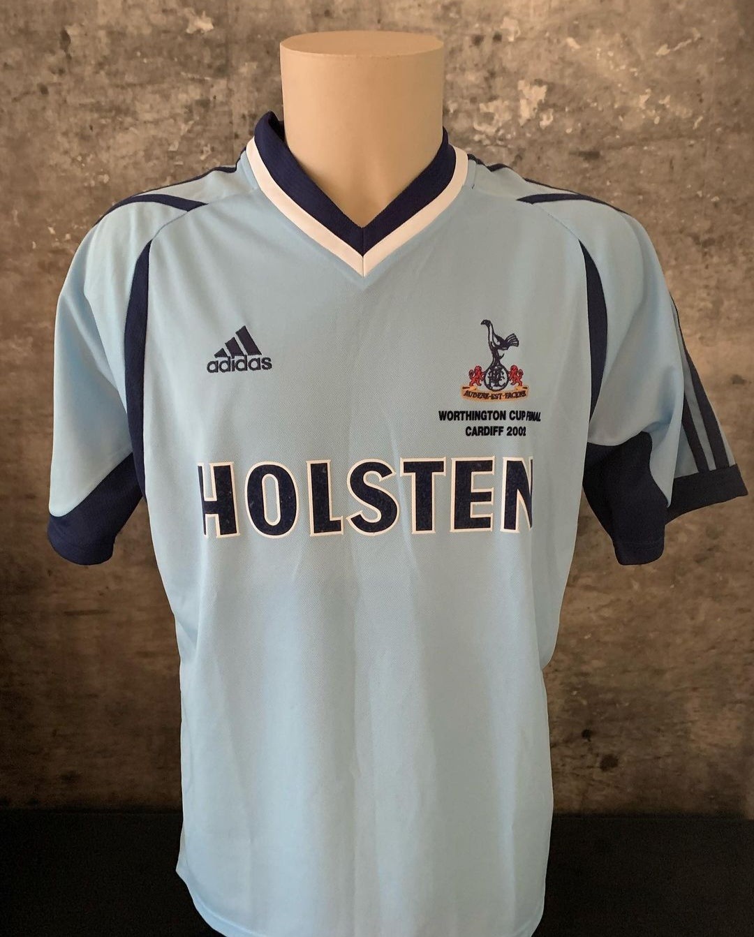Tottenham Hotspur 2000-01 EFL Cup Final Kit
