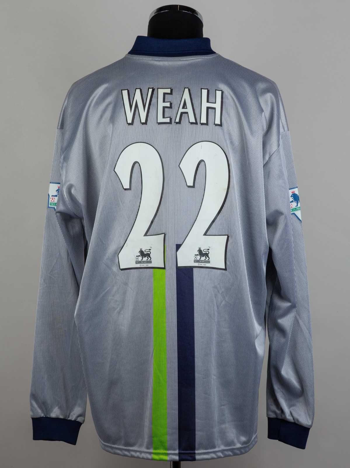 Manchester City 2000-01 Away Kit