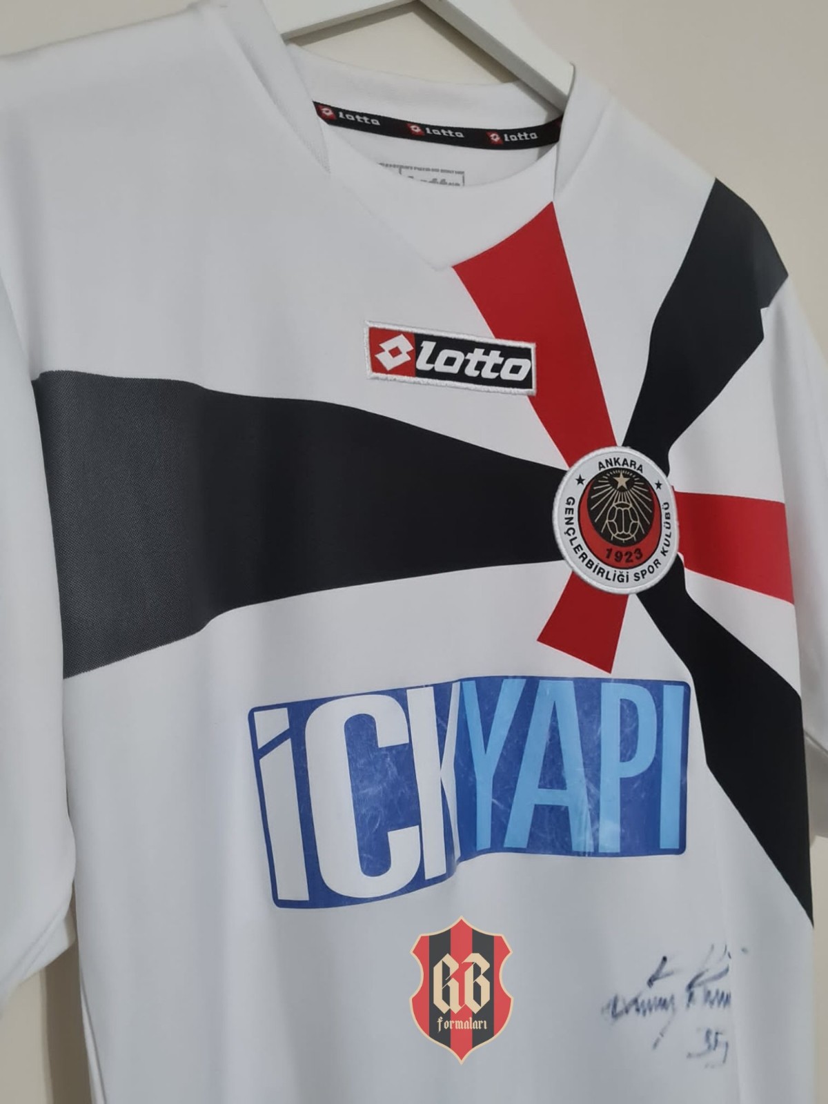 Gençlerbirliği 2012-13 Away Kit