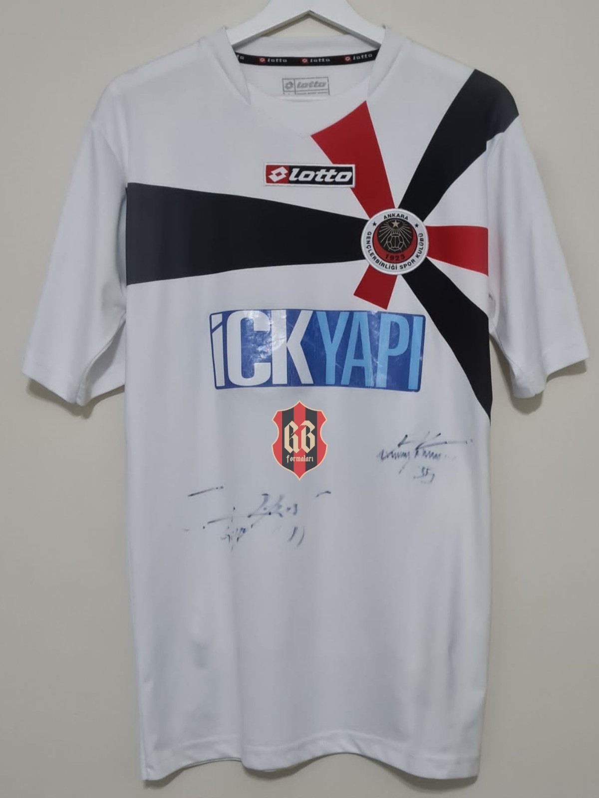 Gençlerbirliği 2012-13 Away Kit