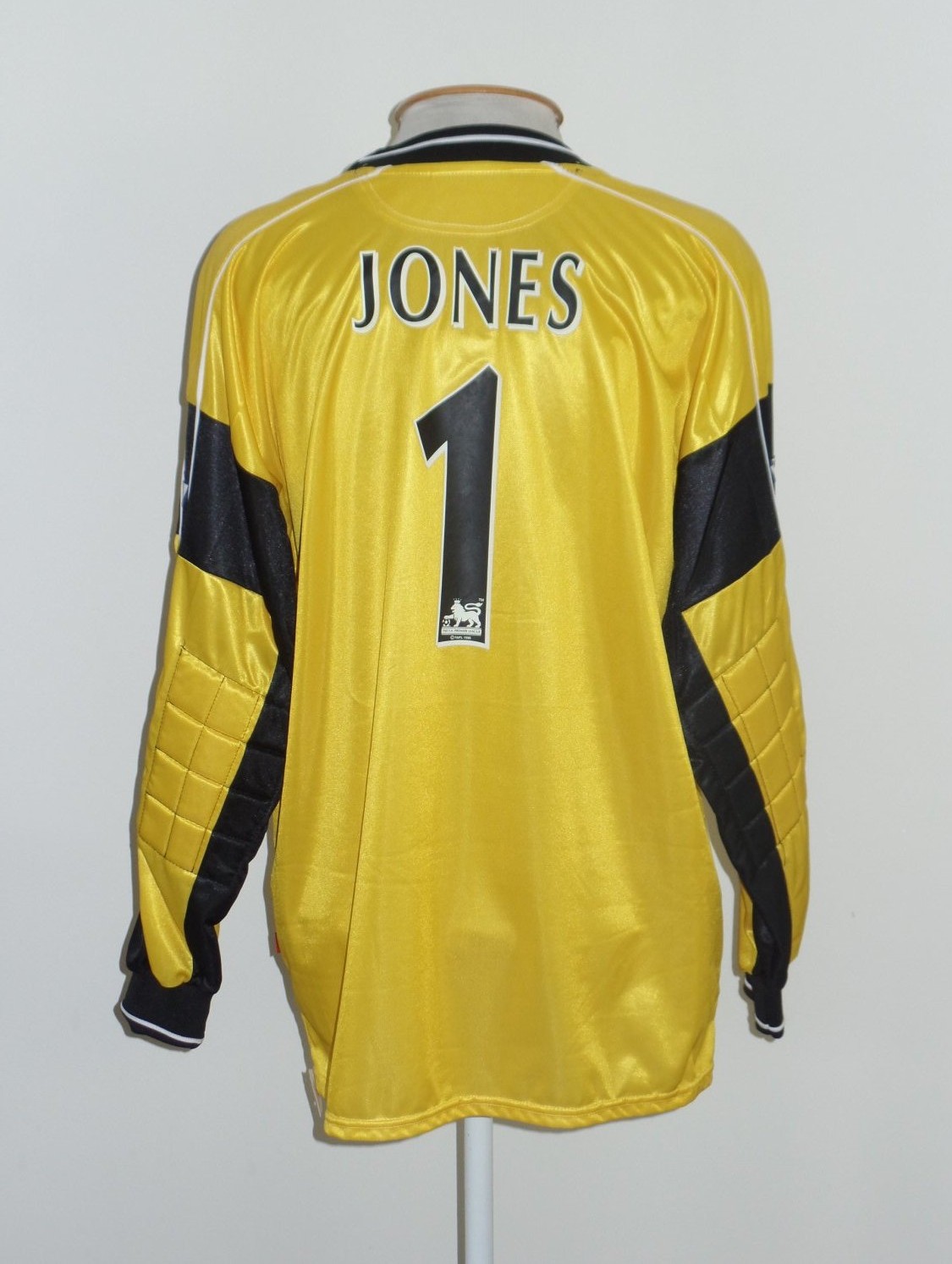 Southampton FC 2000-01 GK 2 Kit