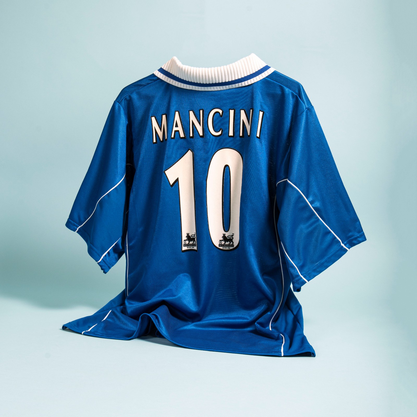 Leicester City 2000-01 Home Kit