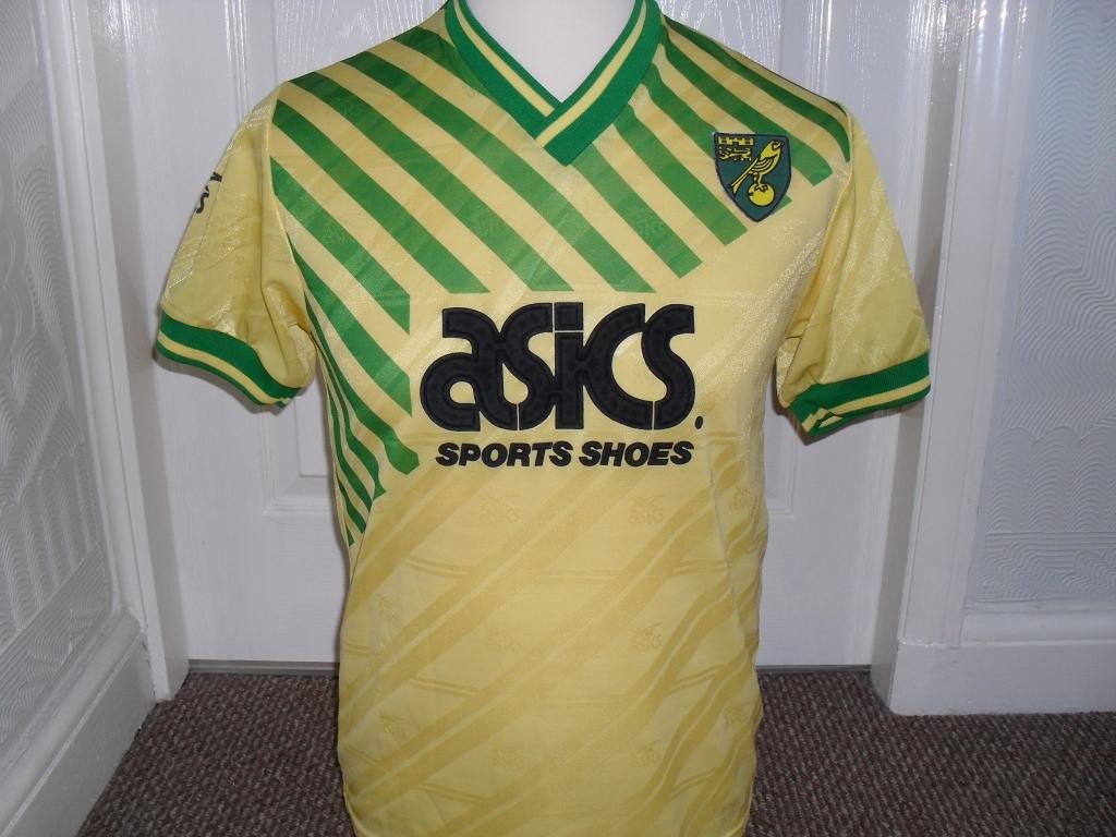 Norwich City 1991-92 Home Kit