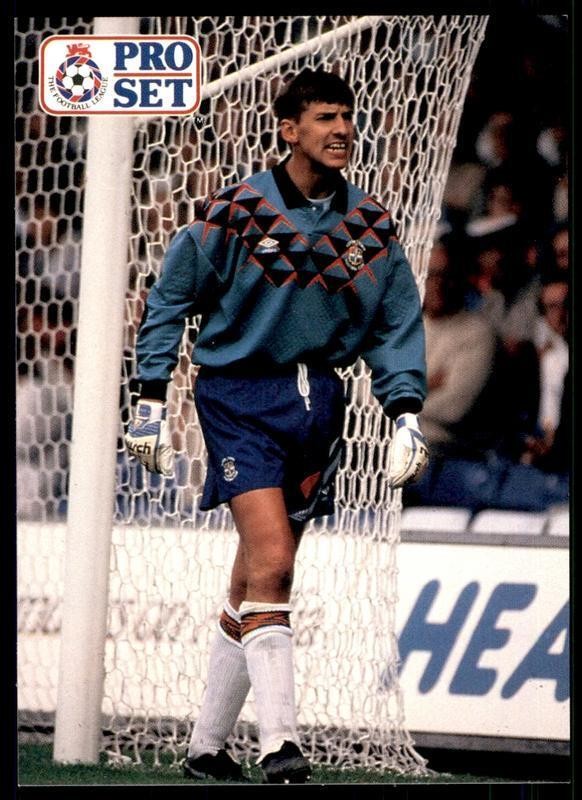 Luton Town 1991-92 GK 1 Kit