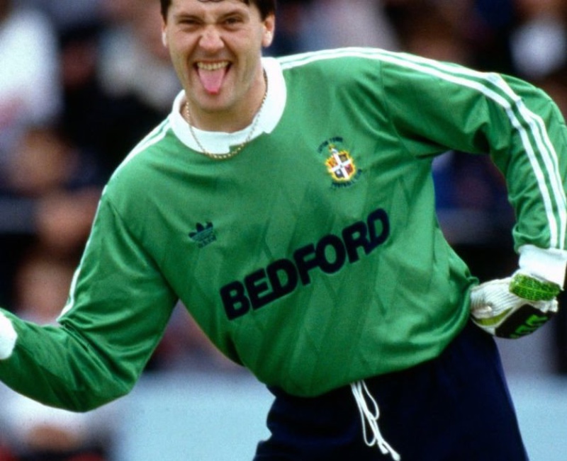 Luton Town 1988-89 GK 2 Kit