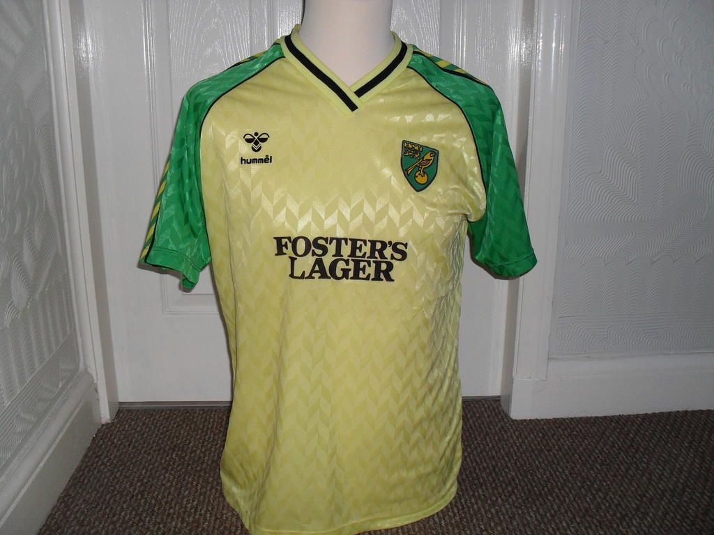 Norwich City 1986-87 Home Kit