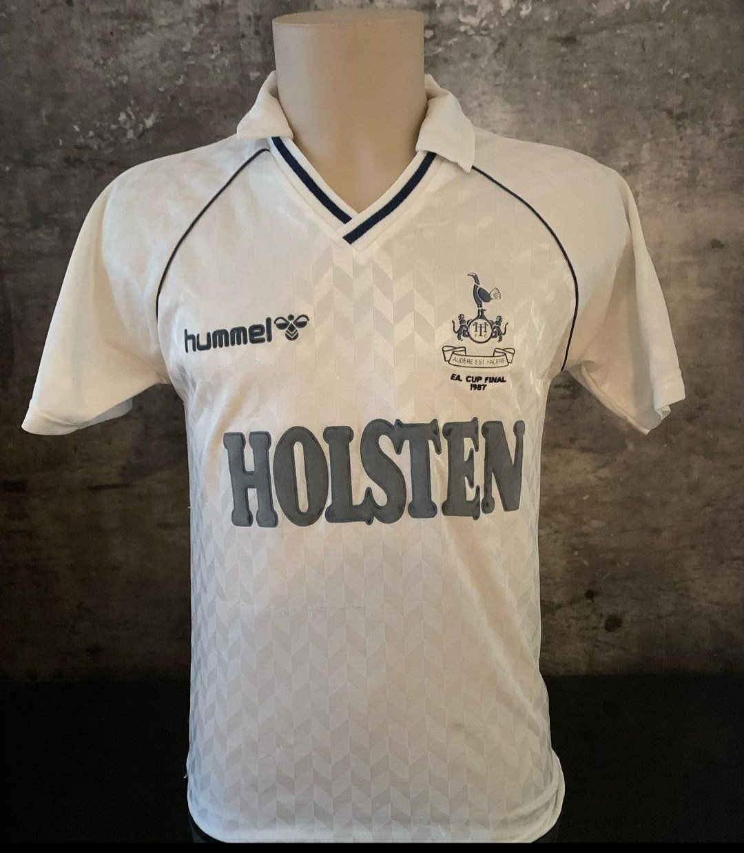 Tottenham Hotspur 1986-87 FA Cup Final Kit