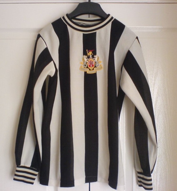 Newcastle United 1974-75 Home Kit