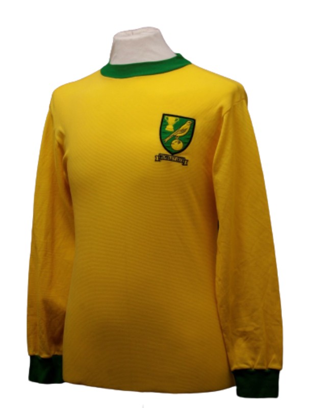 Norwich City 1973-74 Home Kit
