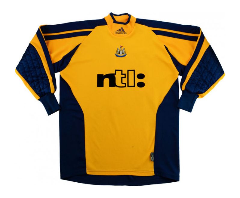 Newcastle United 2001-02 GK 2 Kit