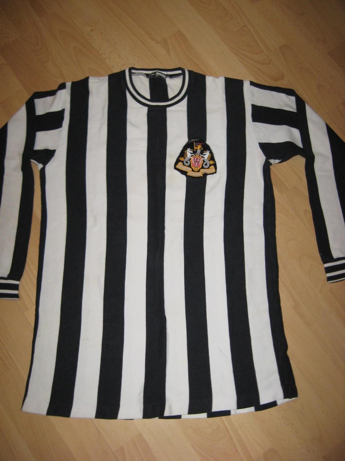 Newcastle United 1971-72 Home Kit
