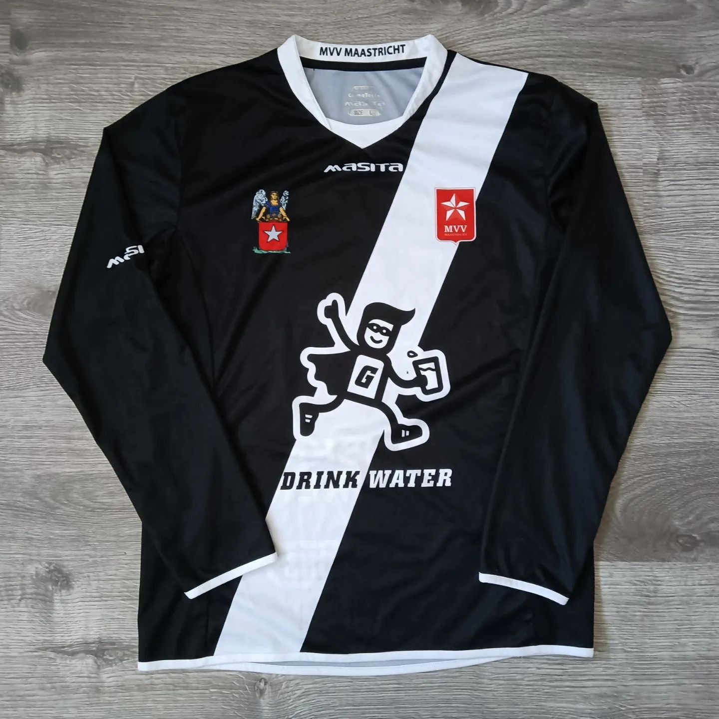 MVV Maastricht 2016-17 Away Kit
