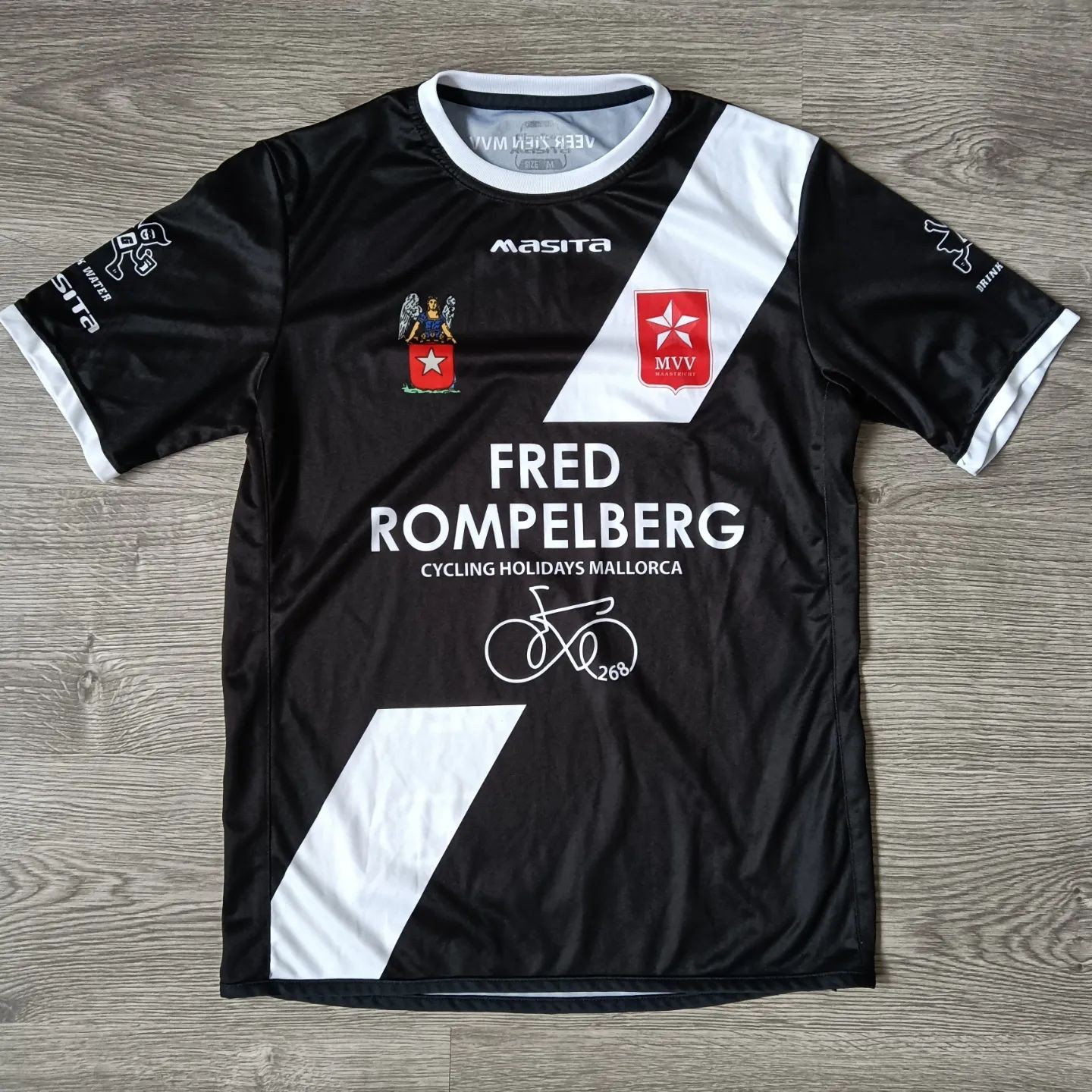 MVV Maastricht 2016-17 Away 2 Kit