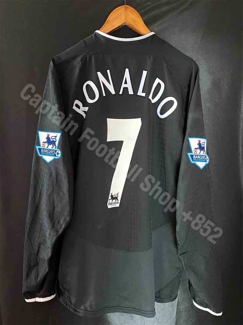 Manchester United 2004-05 Away V2 Kit