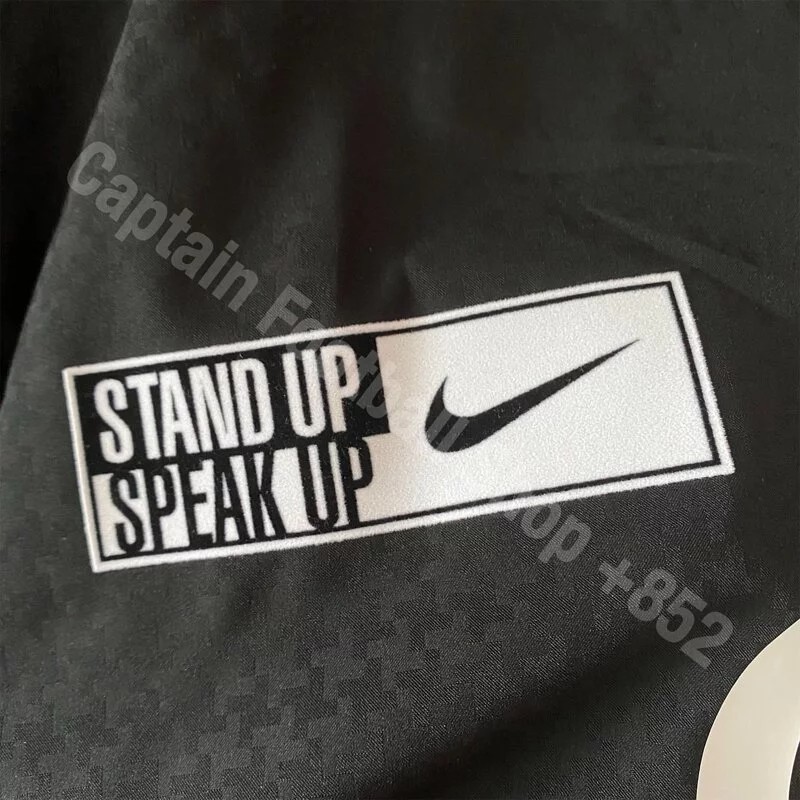 Manchester United 2004-05 Away V2 Kit