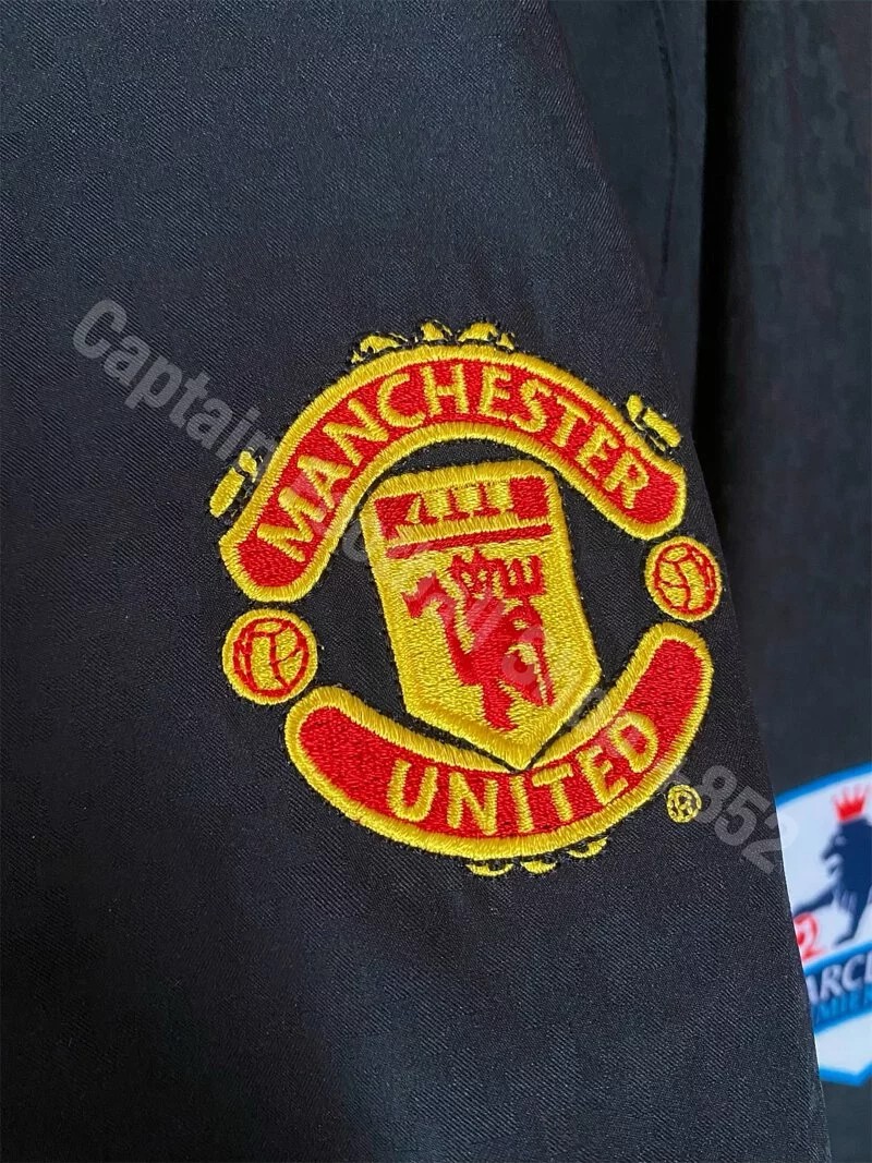 Manchester United 2004-05 Away V2 Kit