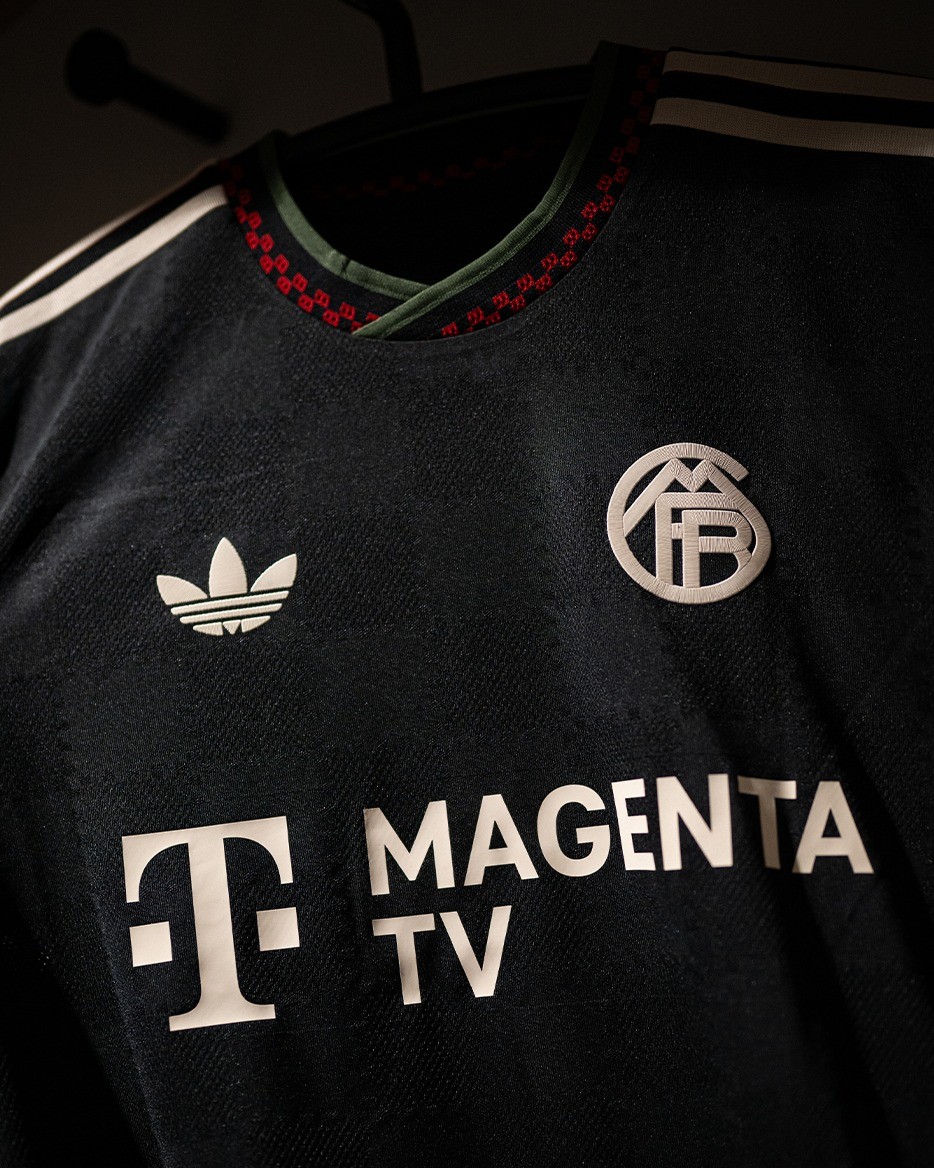 Bayern München 2025-26 Third V2 Kit