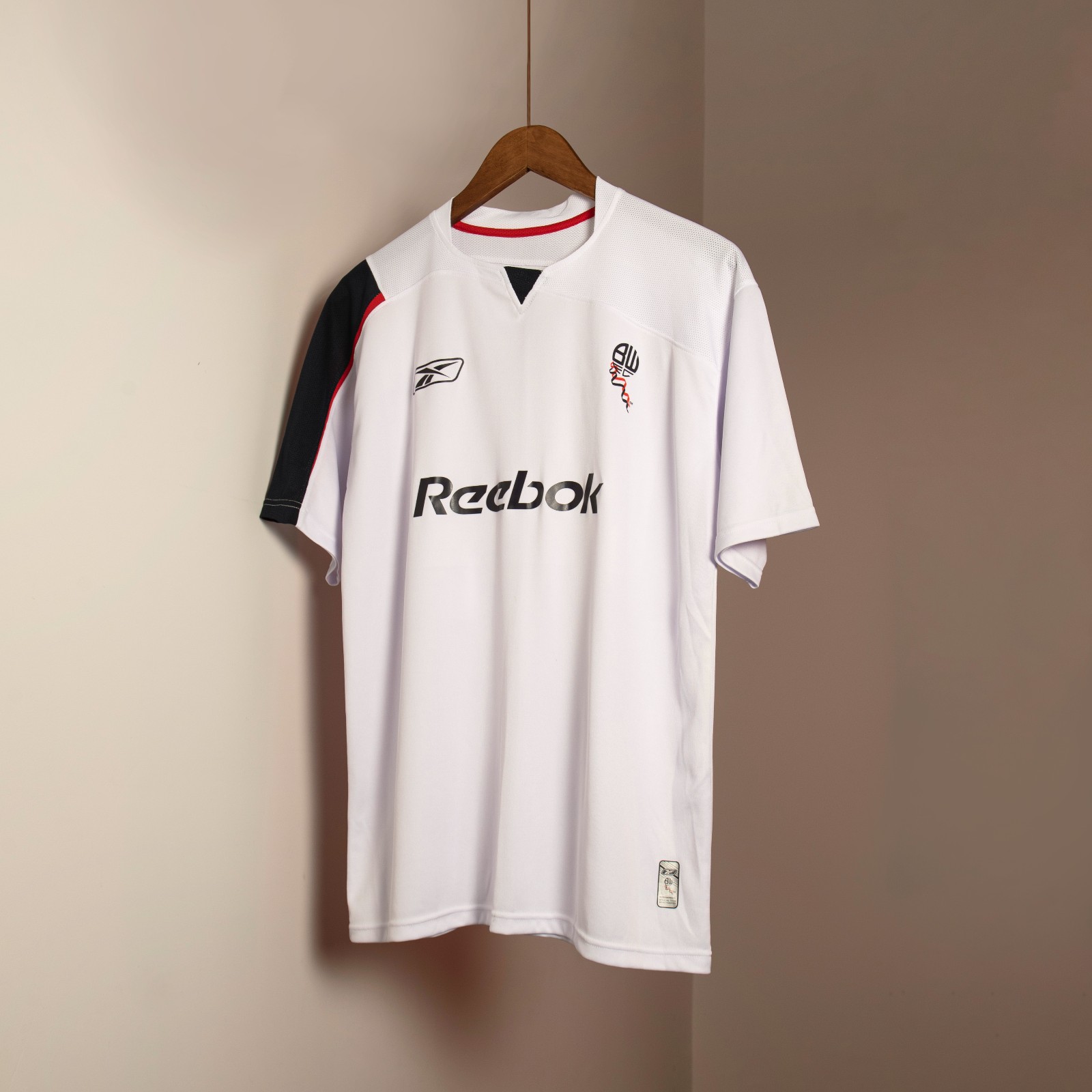 Bolton Wanderers 2005-06 Home Kit