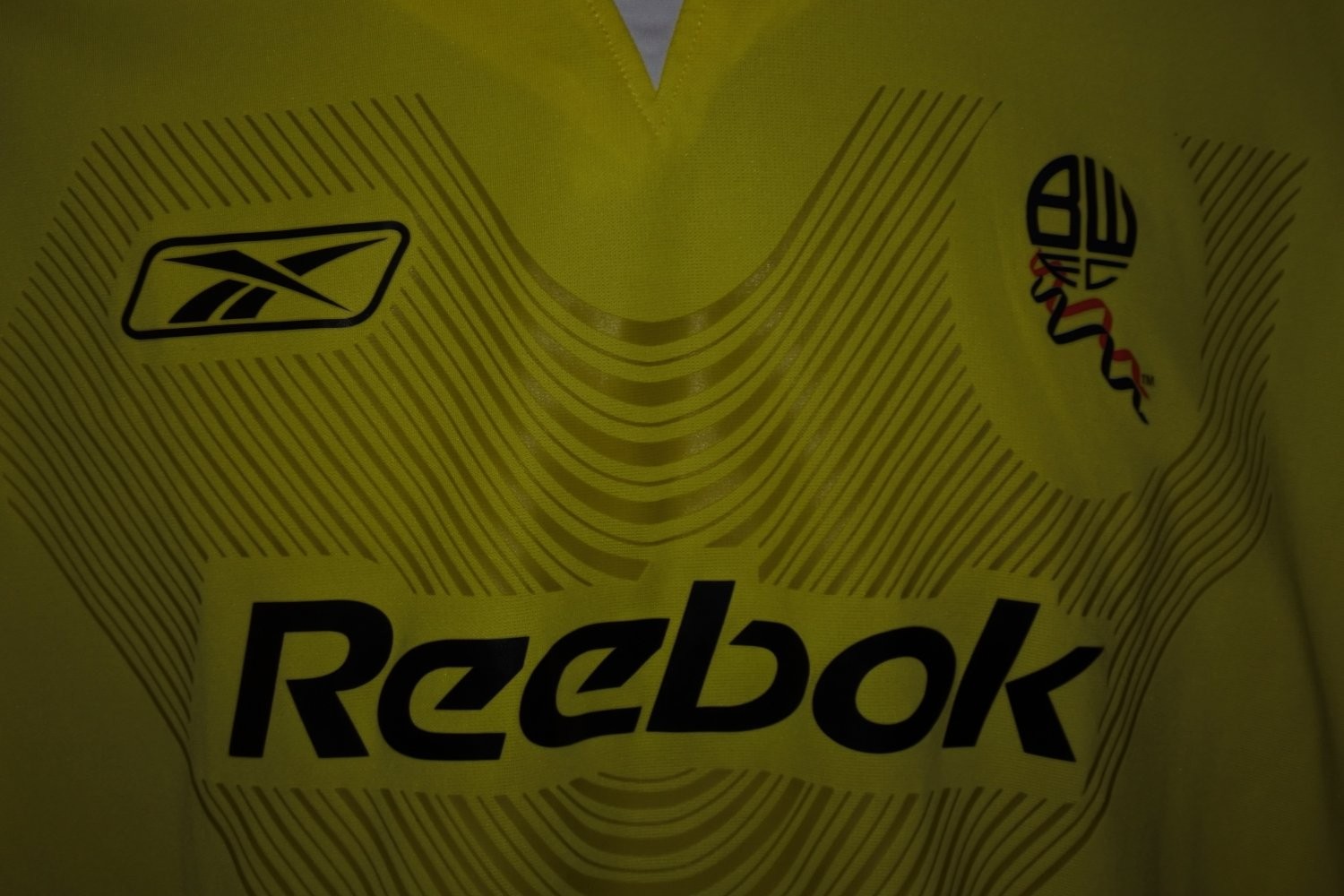 Bolton Wanderers 2005-06 GK 2 Kit