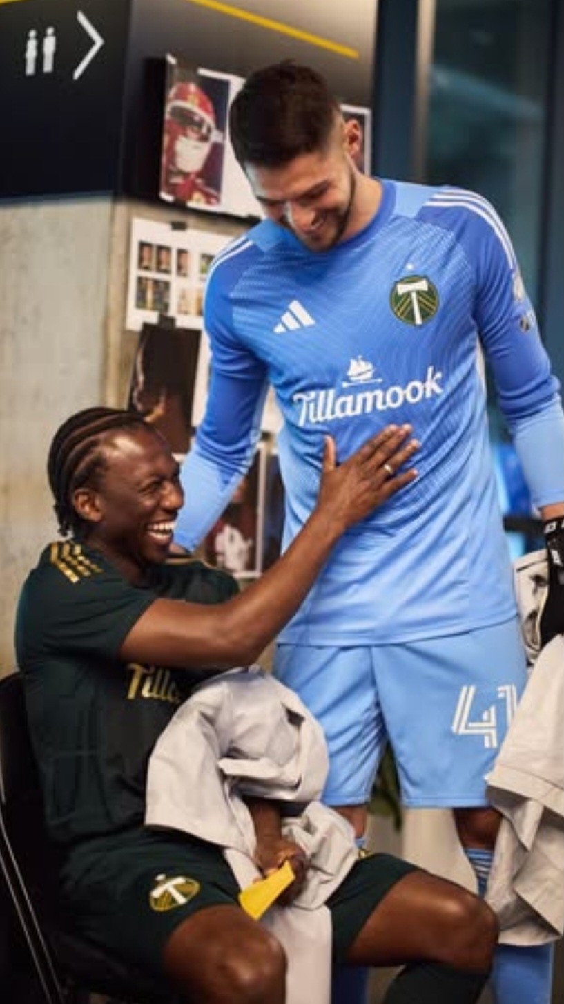 Portland Timbers 2025 GK Away Kit