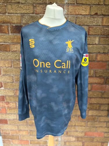 Mansfield Town 2022-23 GK 1 Kit