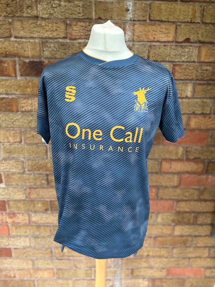 Mansfield Town 2022-23 GK 1 Kit