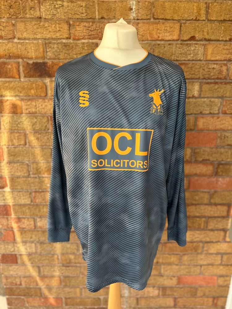 Mansfield Town 2022-23 GK 1 V2 Kit