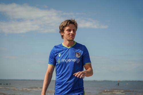 Grimsby Town 2022-23 Away Kit