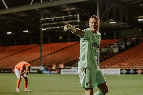 Barrow AFC 2022-23 GK 1 Kit