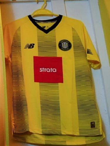 Harrogate Town 2022-23 Home Kit