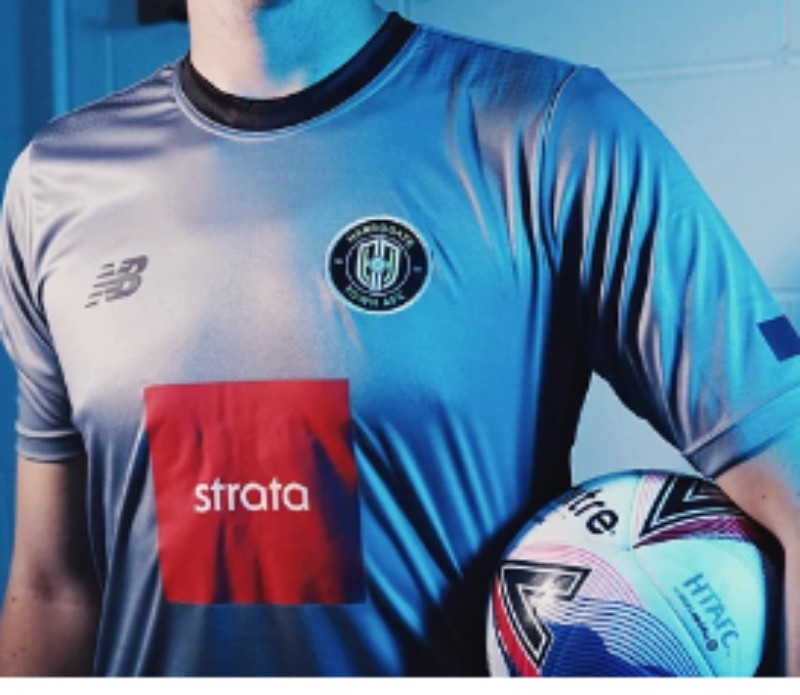 Harrogate Town 2022-23 GK Away Kit gk away kit front view