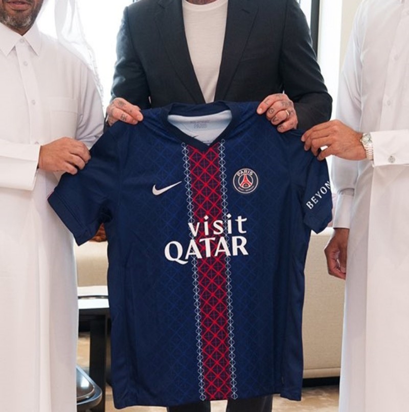 Paris Saint-Germain 2025-26 Home V4 Kit