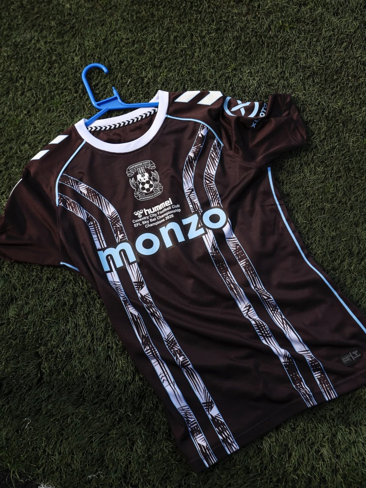 Coventry City 2025-26 Fourth V2 Kit