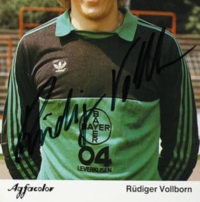 Bayer 04 Leverkusen 1981-82 GK Home Kit