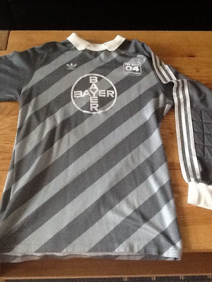 Bayer 04 Leverkusen 1987-88 GK Kit