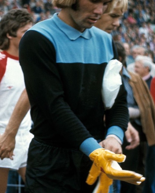 Schalke 04 1975-76 GK 1 Kit