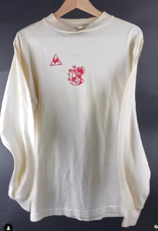 Ajax Amsterdam 1973-74 Third Kit