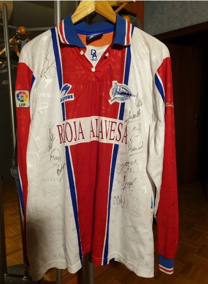 Deportivo Alavés 1997-98 Away V2 Kit